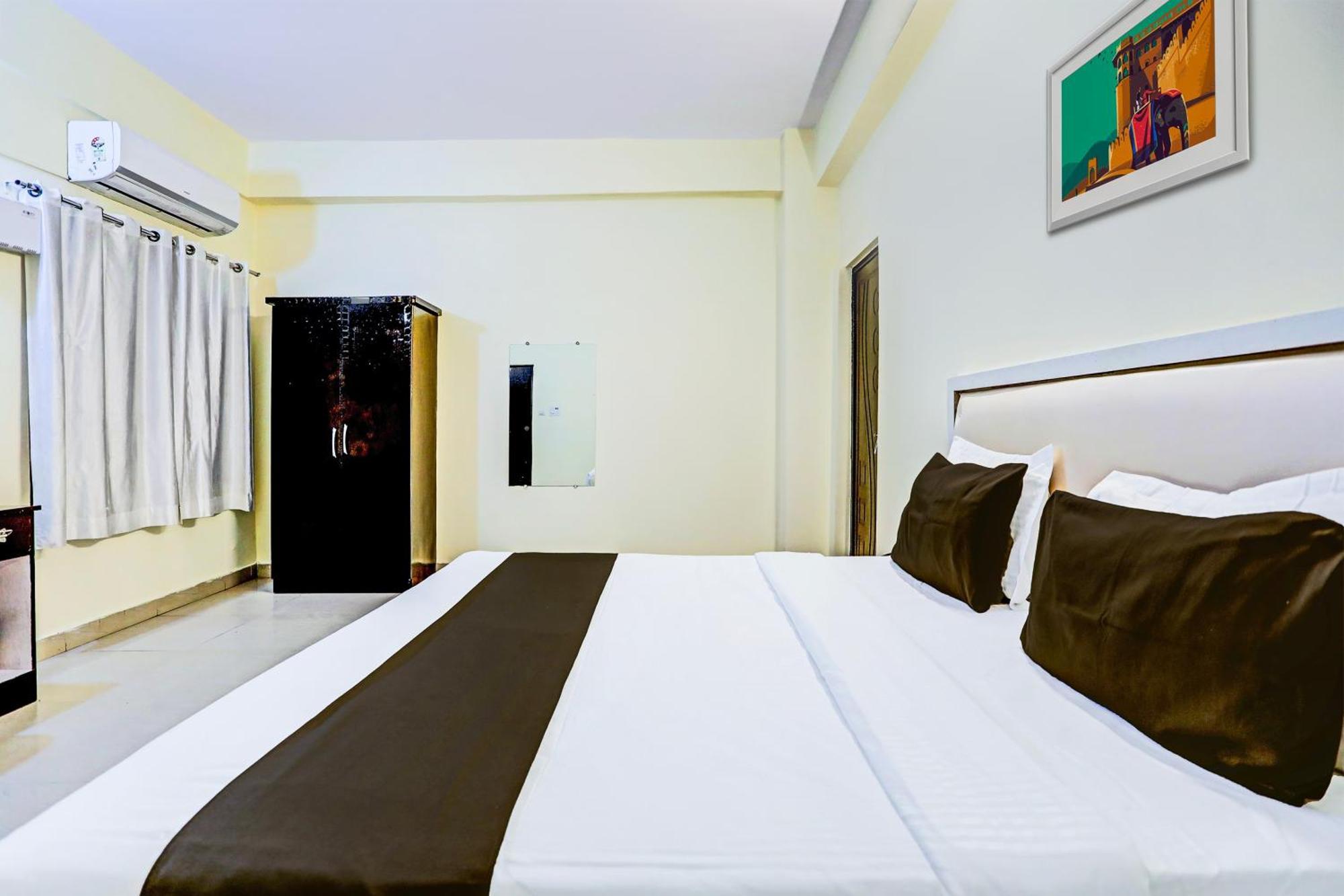 Super Hotel O Hyderabad Gate Iit Bhu Kakarmatha Екстериор снимка