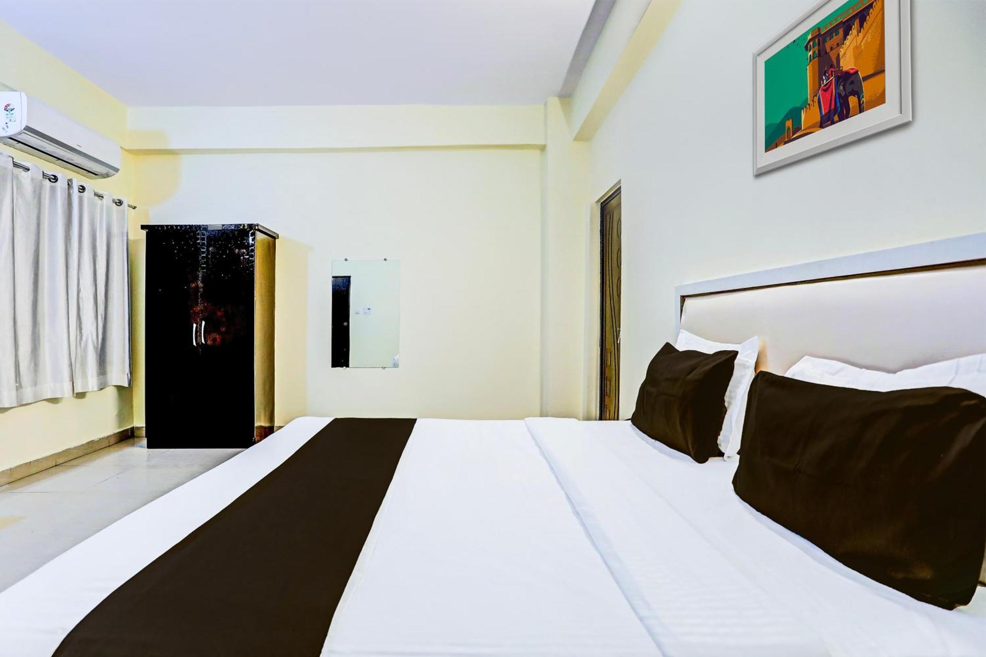Super Hotel O Hyderabad Gate Iit Bhu Kakarmatha Екстериор снимка