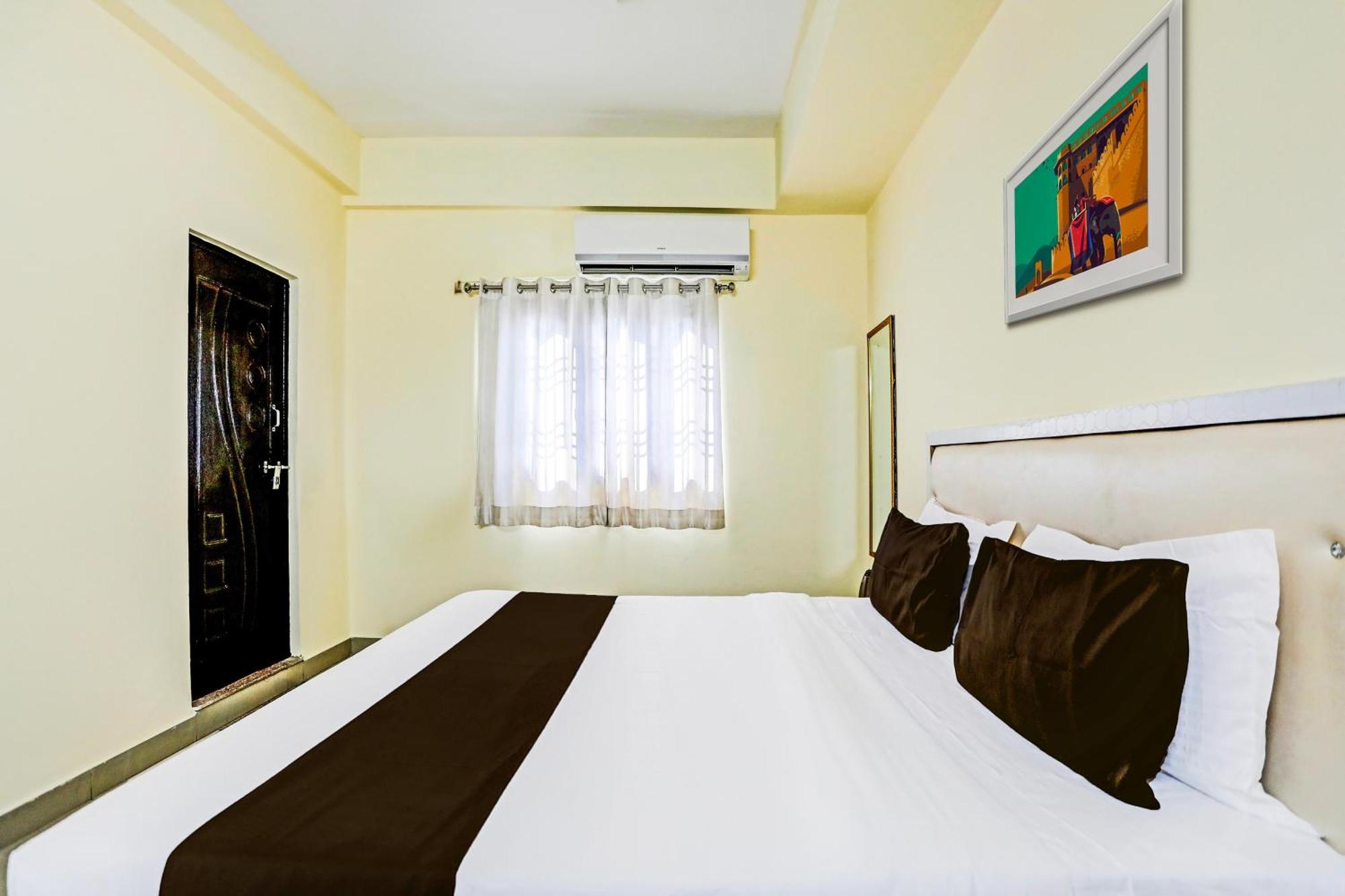 Super Hotel O Hyderabad Gate Iit Bhu Kakarmatha Екстериор снимка