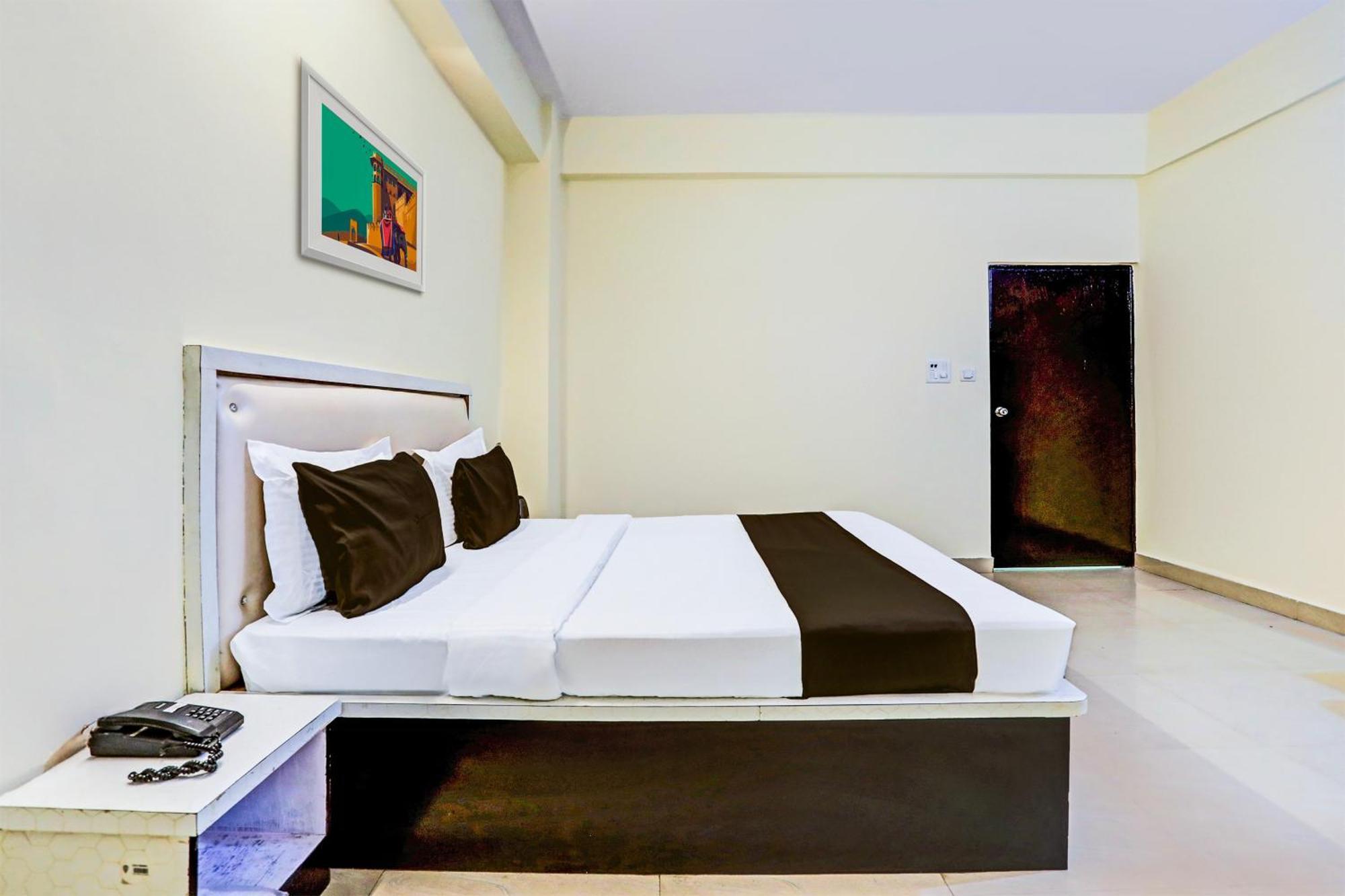Super Hotel O Hyderabad Gate Iit Bhu Kakarmatha Екстериор снимка