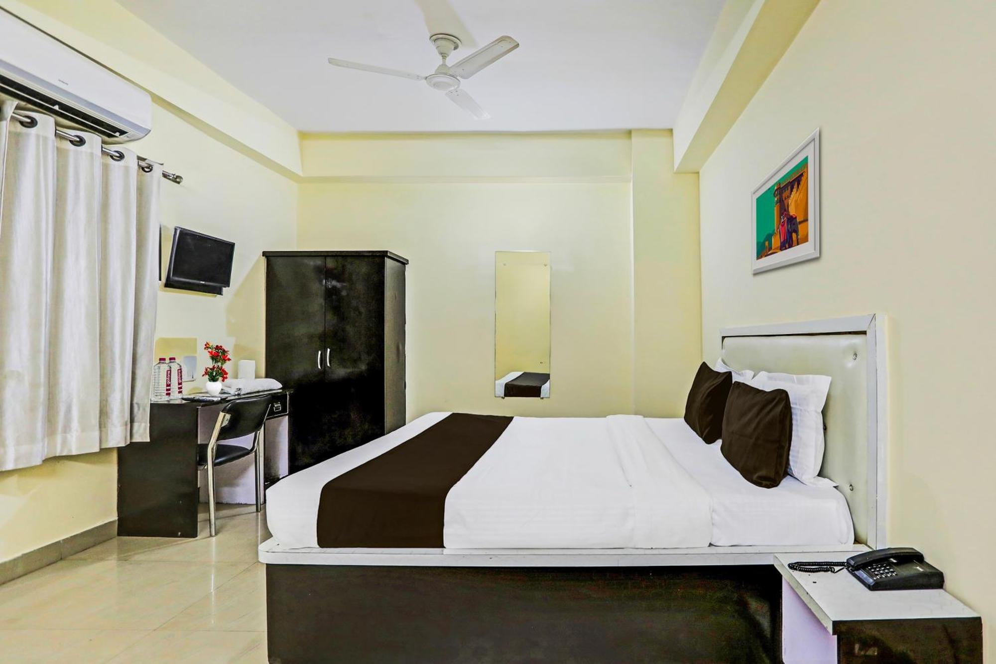 Super Hotel O Hyderabad Gate Iit Bhu Kakarmatha Екстериор снимка