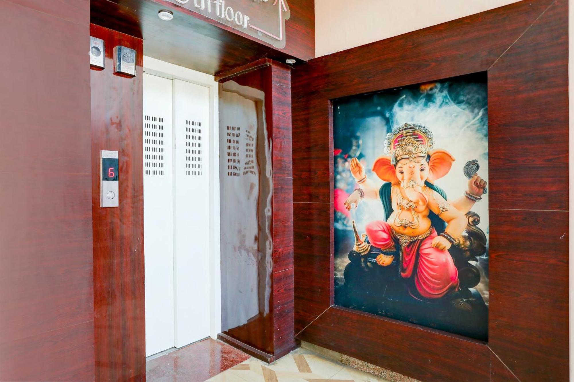 Super Hotel O Hyderabad Gate Iit Bhu Kakarmatha Екстериор снимка