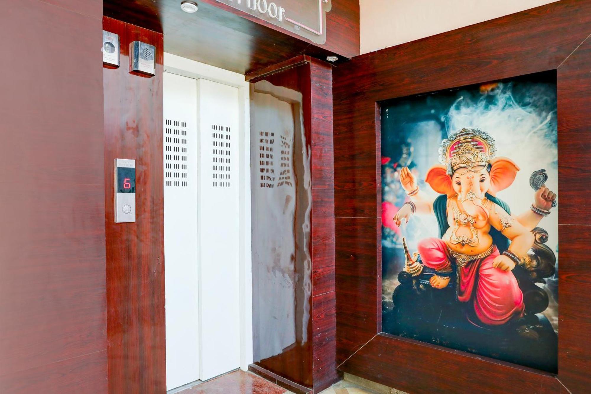 Super Hotel O Hyderabad Gate Iit Bhu Kakarmatha Екстериор снимка