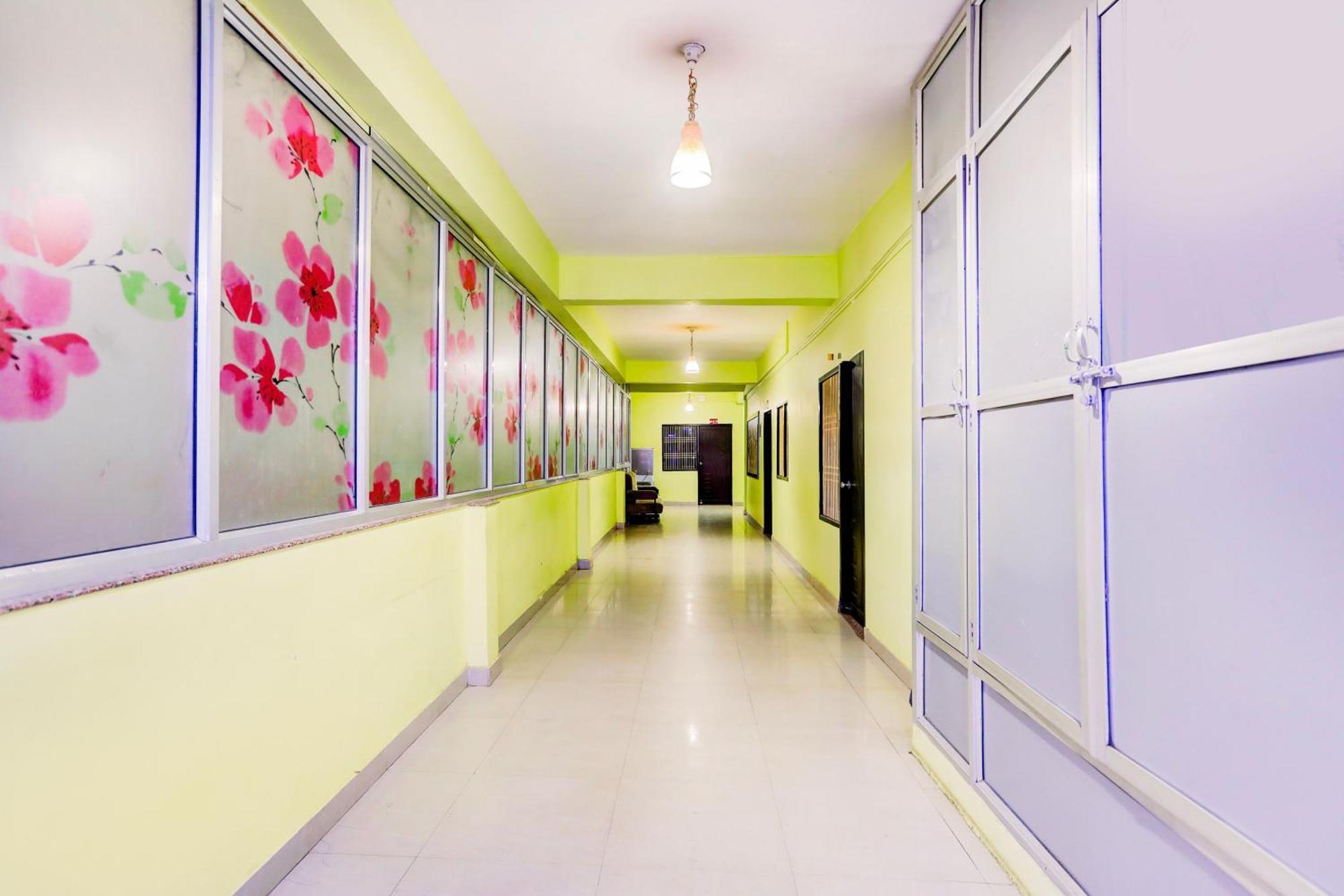 Super Hotel O Hyderabad Gate Iit Bhu Kakarmatha Екстериор снимка